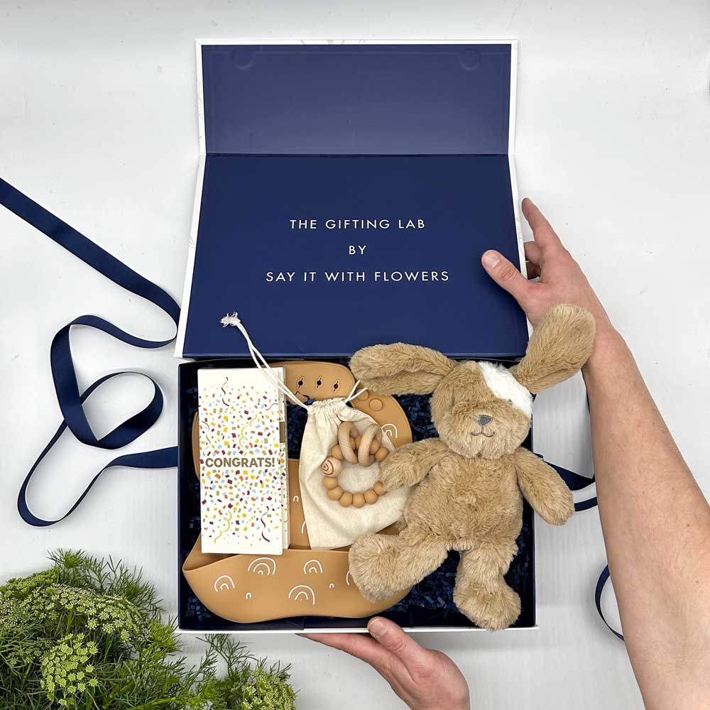 GIFT BOX: Caramel Baby Rainbow – Say It With Flowers