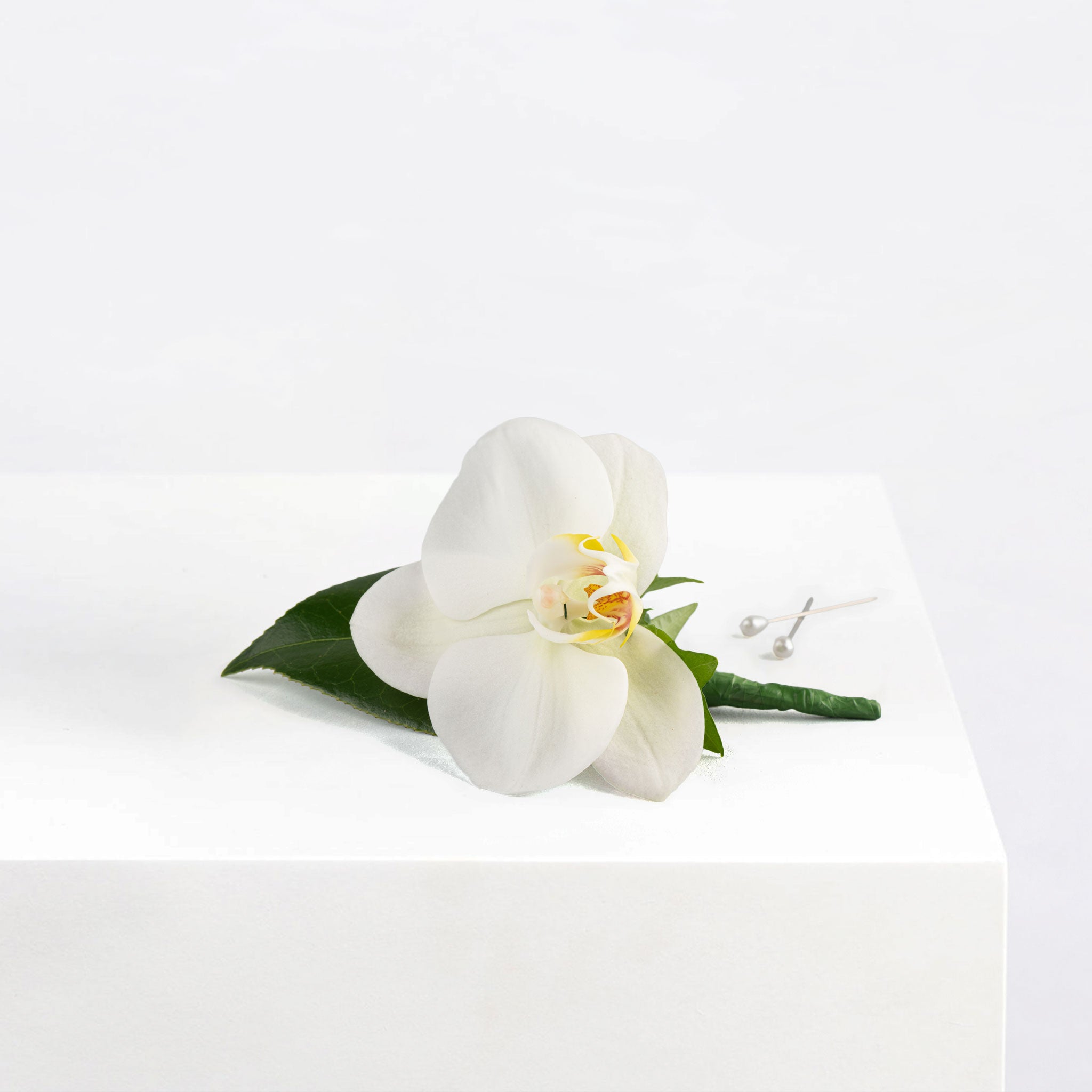 LAPEL BUTTONHOLE