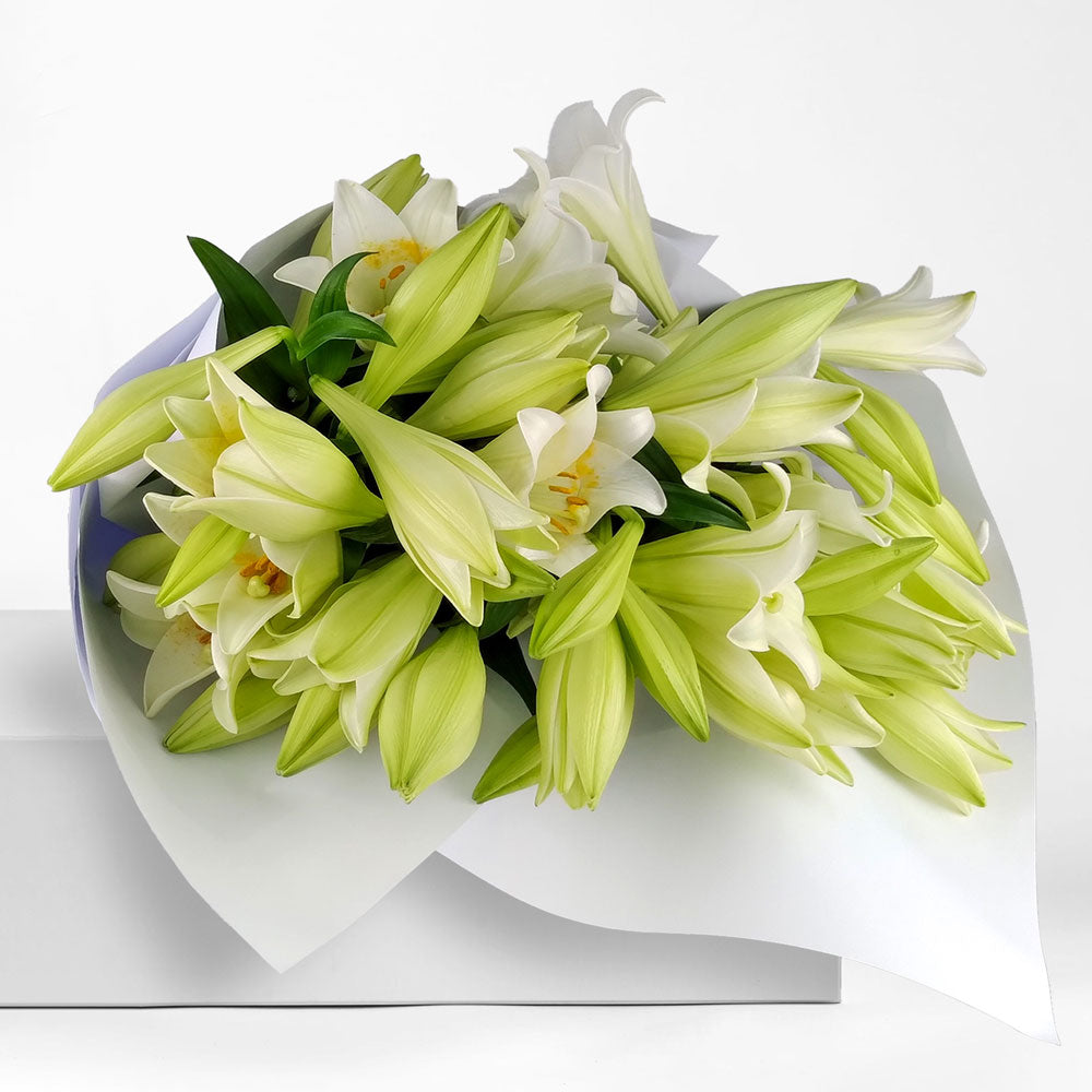 FRESHLY CUT CHRISTMAS LILIES