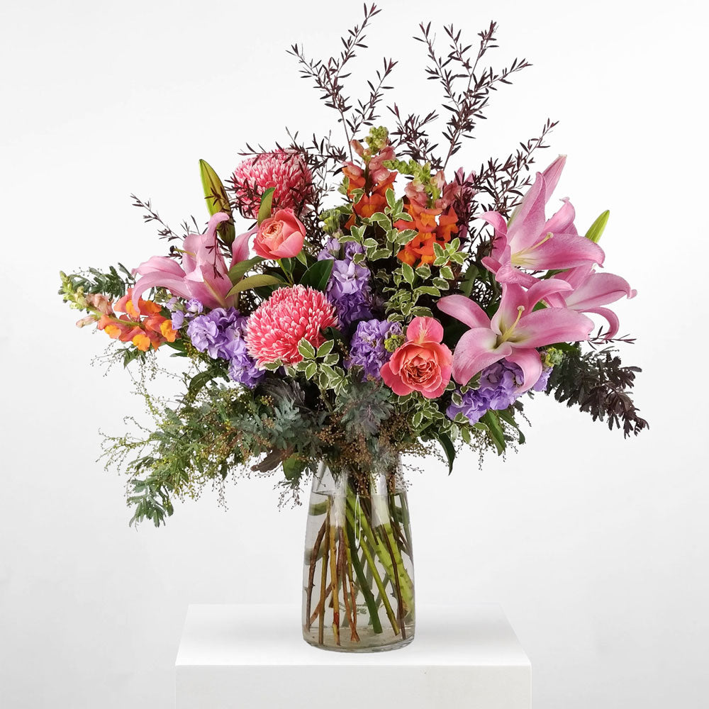 SIGNATURE VASE