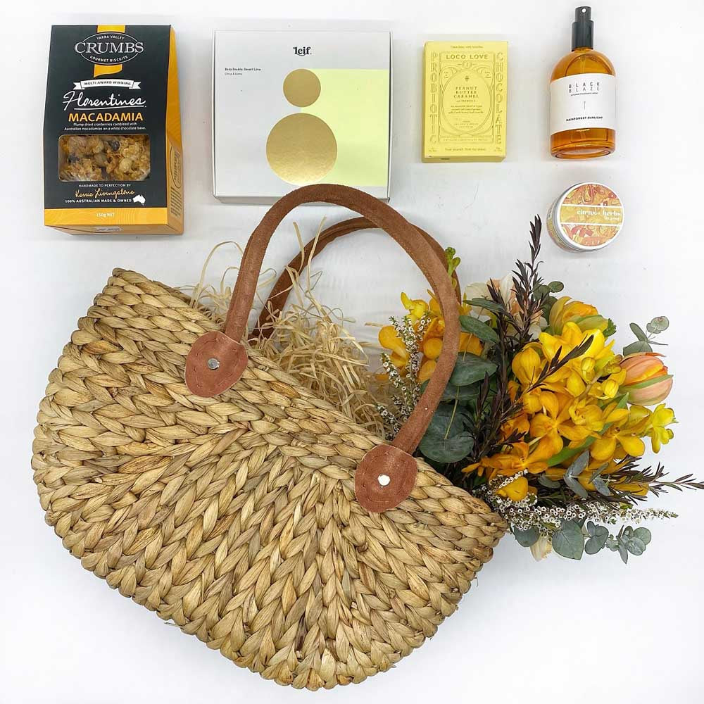 PAMPER BASKET: Sunshine Posy Hamper